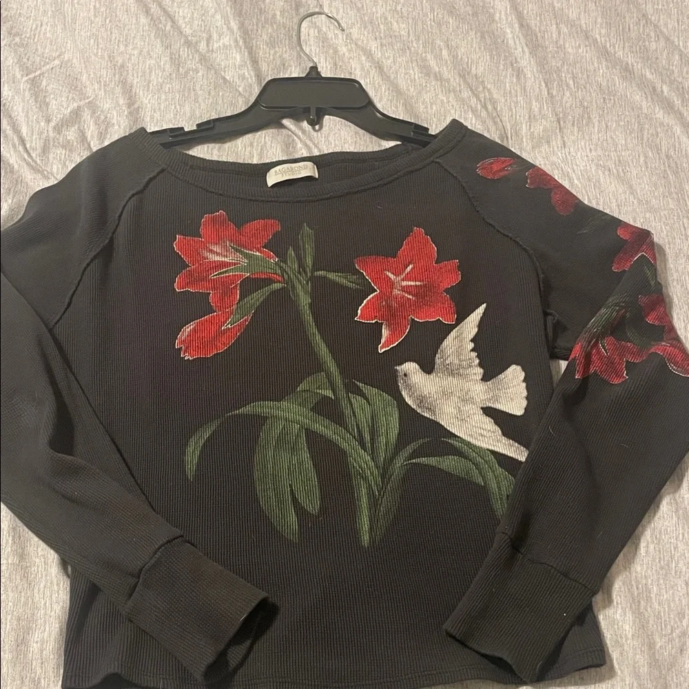 Black Thermal with Red Floral and Bird Design - Picture 1 of 2